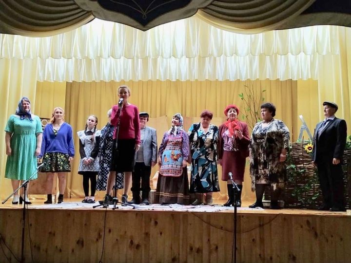 В Лаишевском районе поставили пьесу «Любовь и голуби»