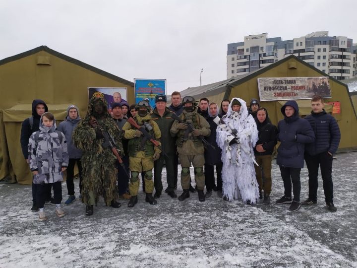 Студенты ЛТЭТ побывали в Казани на выставке военной техники