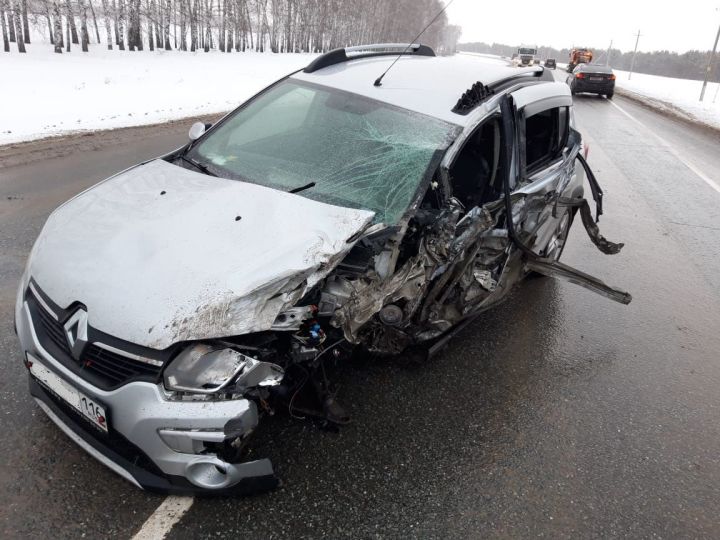 В результате ДТП в Лаишевском районе водитель иномарки попал в больницу