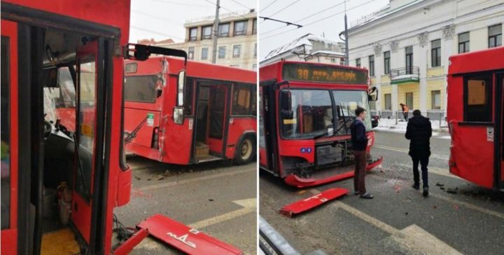В центре Казани попали в аварию два автобуса