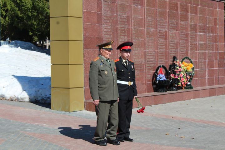 Сегодня в лаишевском Парке Победы проходили съемки телесюжета про Героя Советского Союза