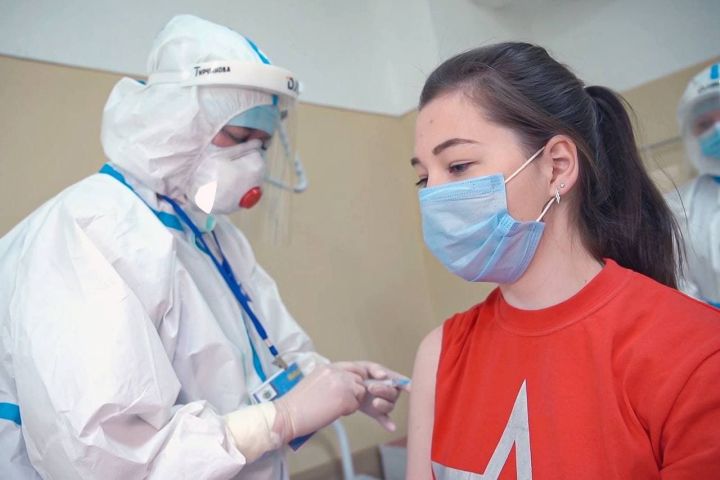 Еще до начала нового года в России начнется вакцинация подростков от Covid-19