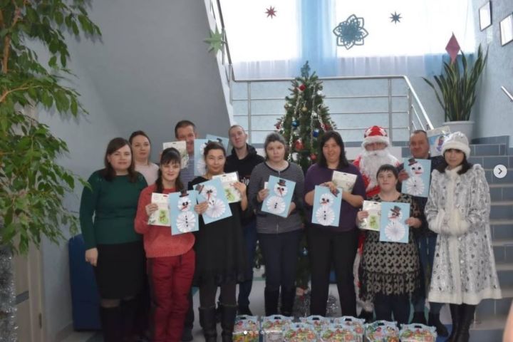 Новогодний подарок для получателей социальных услуг в Лаишевском районе