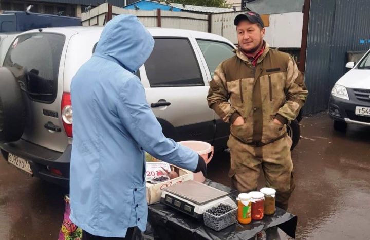 На казанской &nbsp;сельхозярмарке покупатели спешили к Лаишевскому подворью