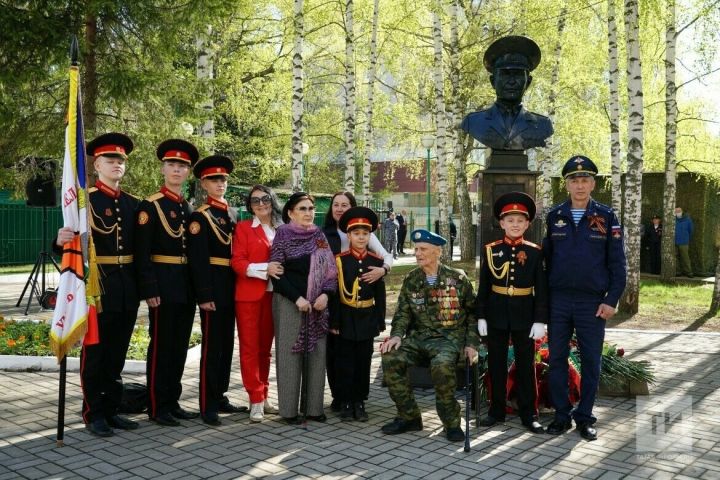 Сегодня, 9 мая 2022 года, в Казани открыли бюст Героя Советского Союза Бориса Кузнецова