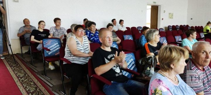 Оркестр Росгвардии выступил в санатории «Ливадия» для вынужденных переселенцев из ЛНР и ДНР