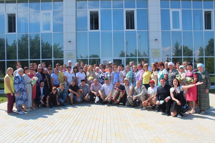 Члены Союза писателей РТ встретились с читателями Лаишевского района