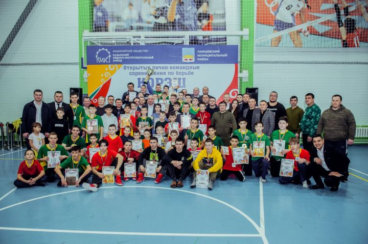 Көрәш яшь спортчыларны берләштерә