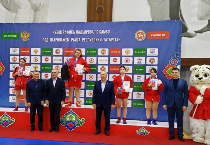 Спортсменка Лаишевского района Кристина Гаврилова лидировала в республиканских соревнованиях по самбо