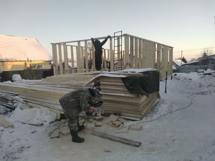В Лаишево, на улице Дзержинского,27 строится новый дом