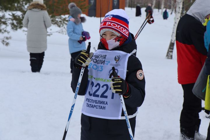 Старт и финиш участников Лыжни России 2023 в Лаишево в возрасте до 35 лет