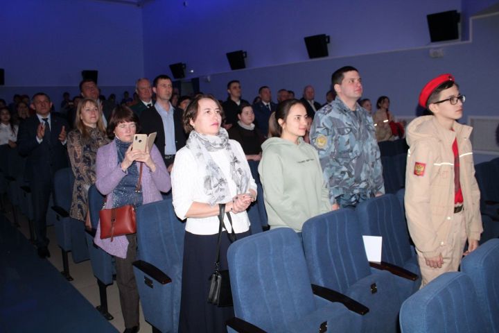 Защитников Отечества лаишевцы приветствовали стоя