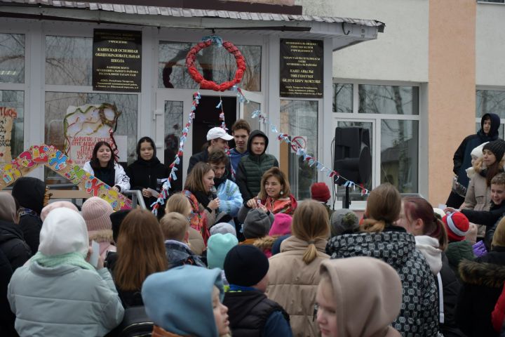 В школе в Каипах прошли народные «Игры да забавы»