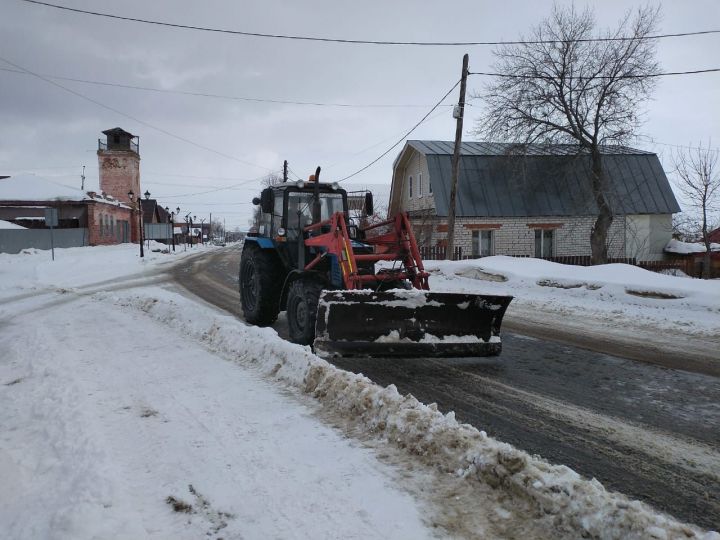На улицах города техника работает и в выходные