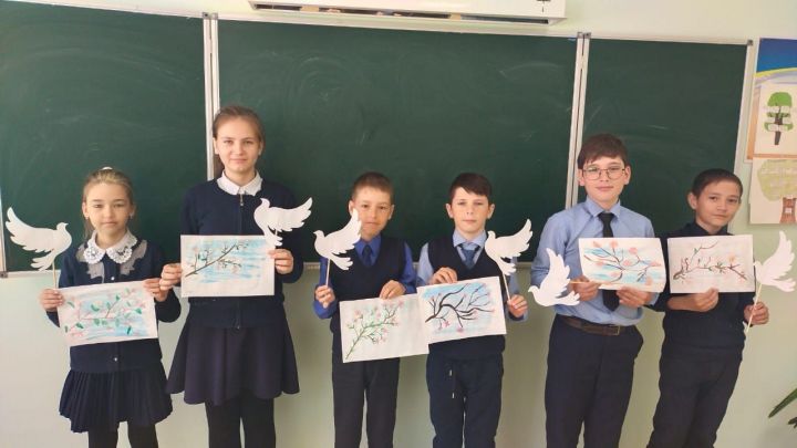 В Ташкирменской школе учащиеся делали «Голубя Мира»