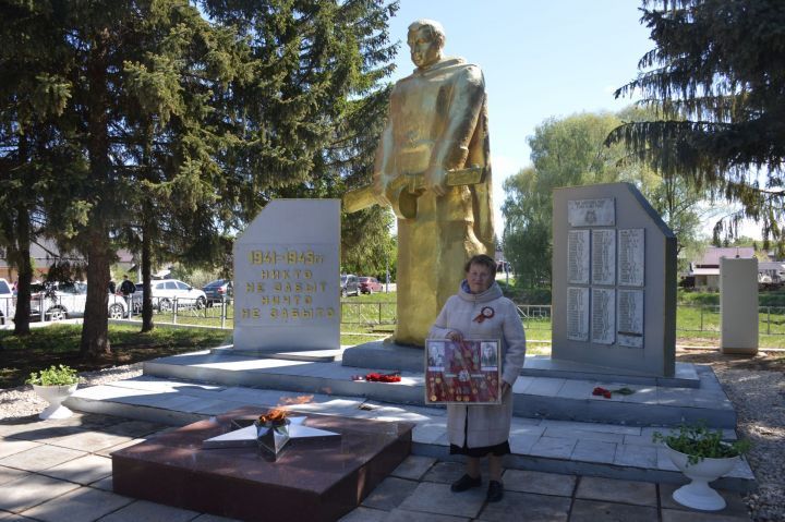 Столбище авылында сугыш геройларын искә алдылар