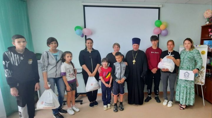 В Лаишевском районе провели благотворительную акцию «Под крышей заботы»