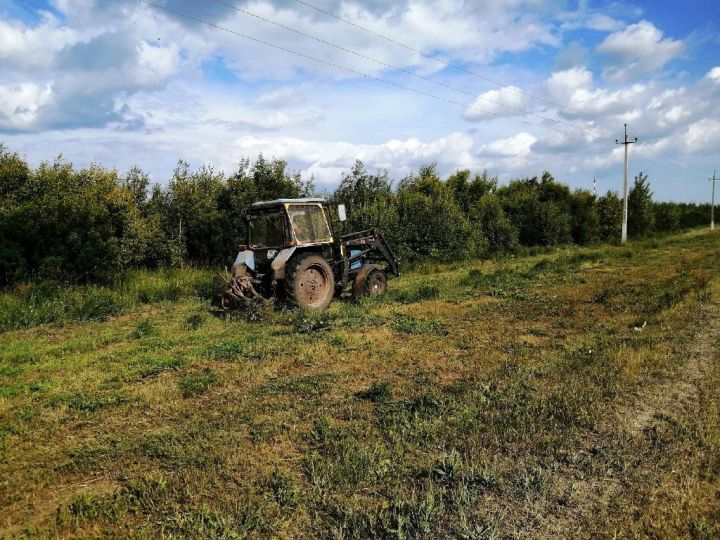 В Егорьевском СП продолжается обкос вдоль трассы Казань — Оренбург