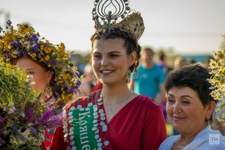 В конкурсе «Кряшенская красавица» на празднике «Питрау» будут участвовать десять девушек