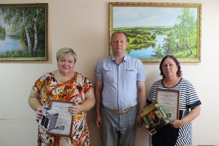 Отличившихся почтальонов Лаишевского района наградили в редакции «Камской нови»