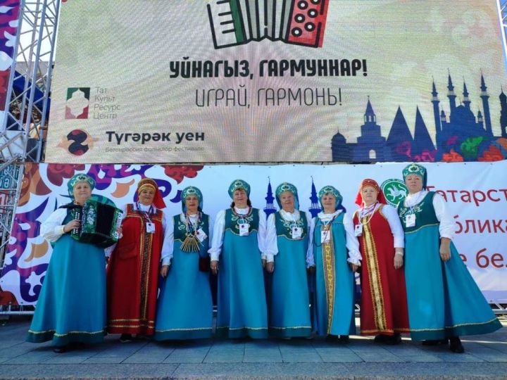 Ансамбль «Березка» Нармонского СДК участвовал в республиканском празднике «Играй, гармонь!»