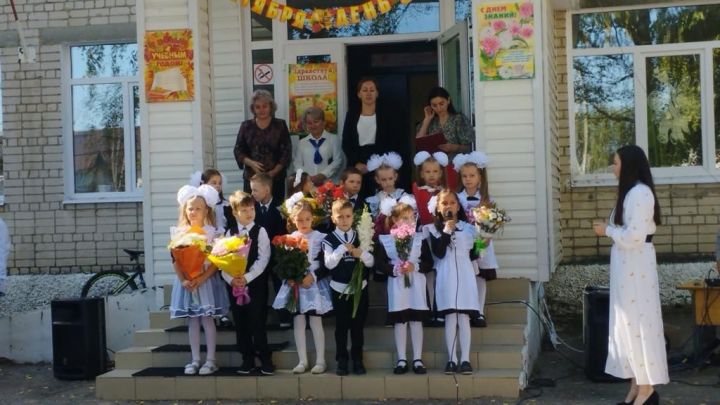 На День знаний в Орловскую школу пришла ведущий специалист ГБУ «БДД»
