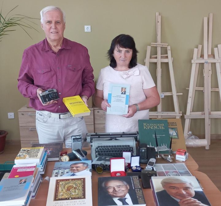 В дар Лаишевскому музею переданы личные вещи и книги академика Валентина Андреева