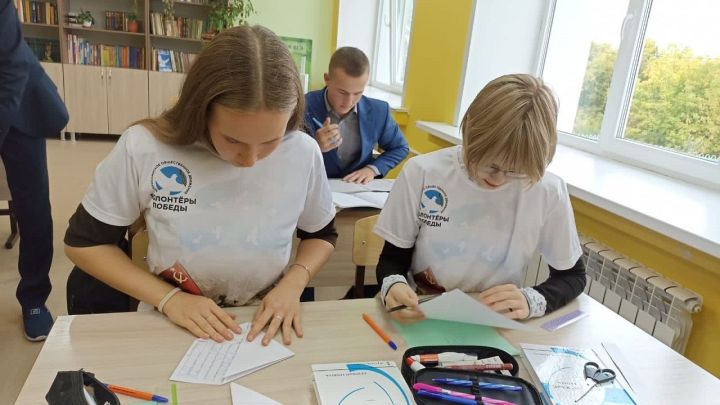 «Волонтеры Победы» из Лаишевского района отправили солдатам письма