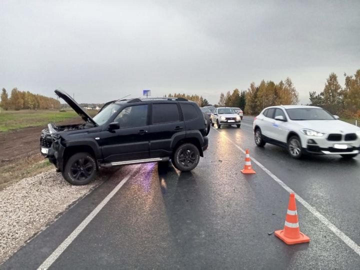 Два человека госпитализированы после ДТП в Лаишевском районе