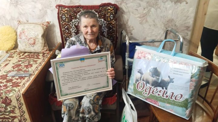 Отметила 90 лет ветеран труда Валентина Дмитриевна Прянишникова.