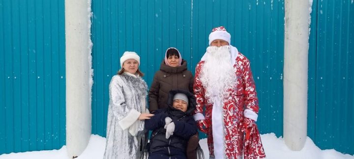 Дети с ограниченными возможностями в Лаишевском районе принимали поздравления с Новым годом