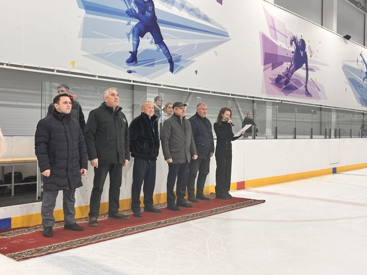 В  Лаишево стартовал хоккейный турнир под названием «Ястреб CUP»!