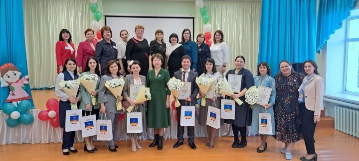 Лучшие учителя татарского языка и литературы собрались в Лаишевской гимназии