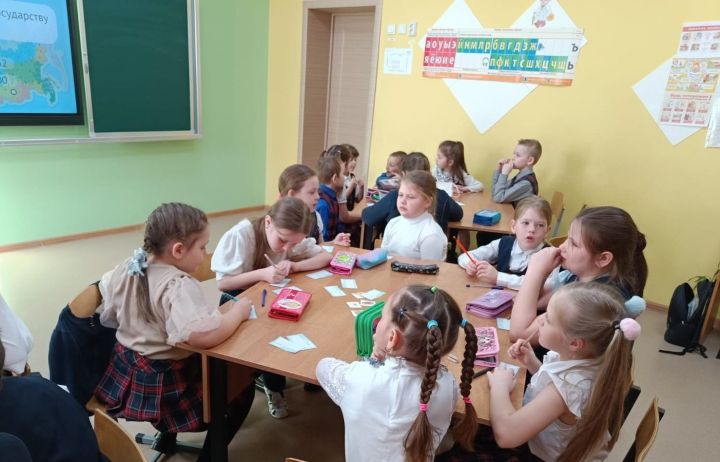 В Сокуровской школе дети изучали историю и становление нашей страны