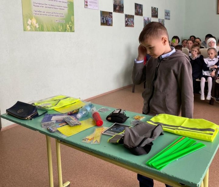 В Именьково со школьниками встретились сотрудники БДД и ГИБДД