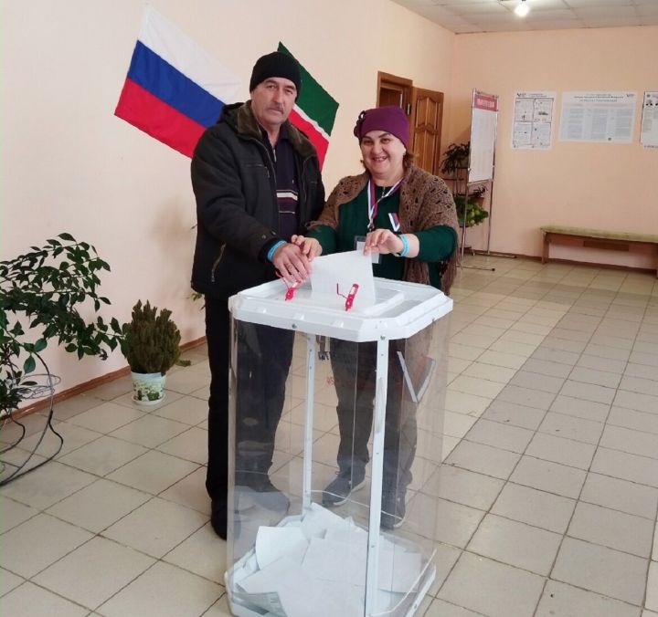Жители республики продолжают участвовать в конкурсе «Всей семьей на выборы!»