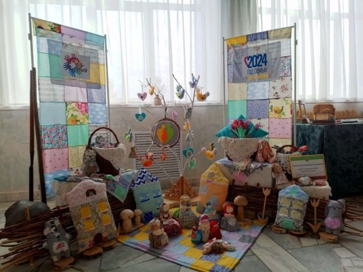 Поделки и творческие работы учеников Лаишевского района стали экспонатами выставки «Сувениры России»