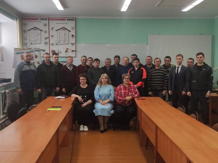 Учителя физкультуры Лаишевского района обсудили внедрение норм ГТО