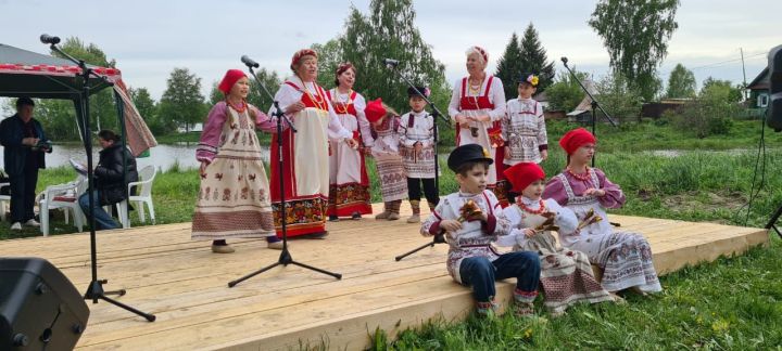 На Каравоне выступают и лаишевские фольклорные коллективы