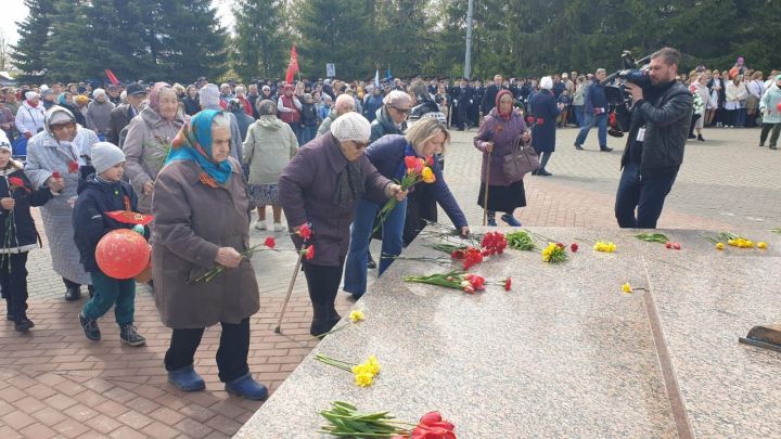 На митинге в лаишевском парке Победы почтили память погибших защитников Родины