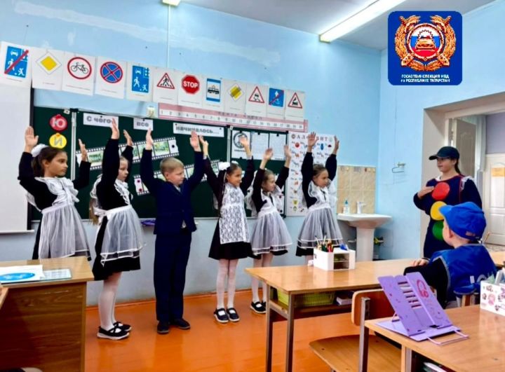 В Державинской школе юные инспекторы движения произнесли клятву