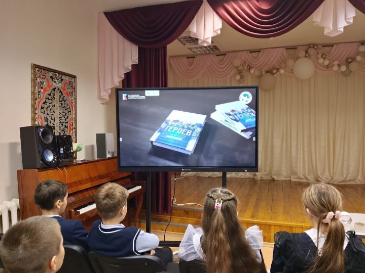 В Пелевской школе Лаишевского района отмечают День народного единства