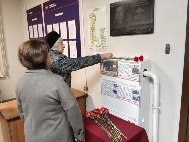 Митинг в память майора Окунева в Лаишевском РОВД