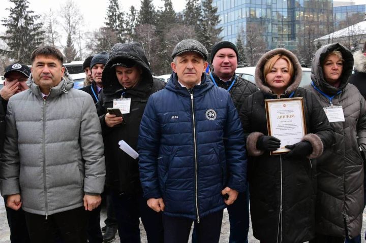 Лаеш районына өч яңа автомобиль бирелде