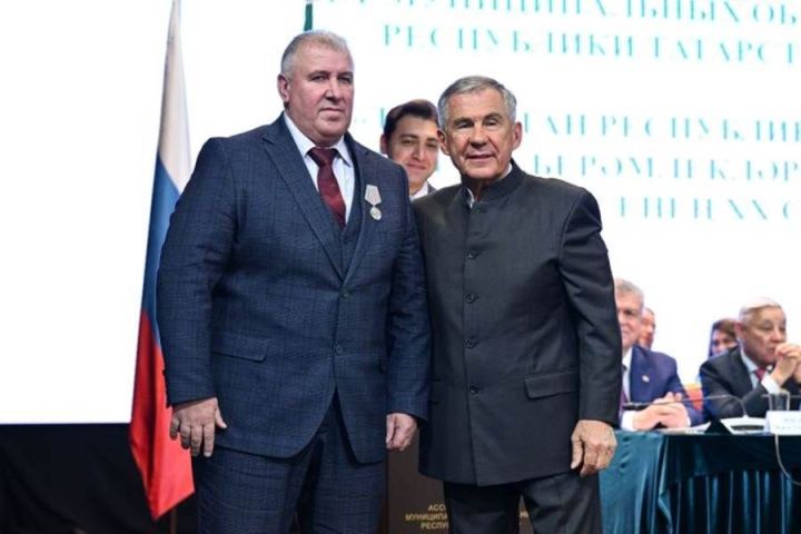 Андрей Карсалов «Фидакарь хезмәт өчен» медале белән бүләкләнде