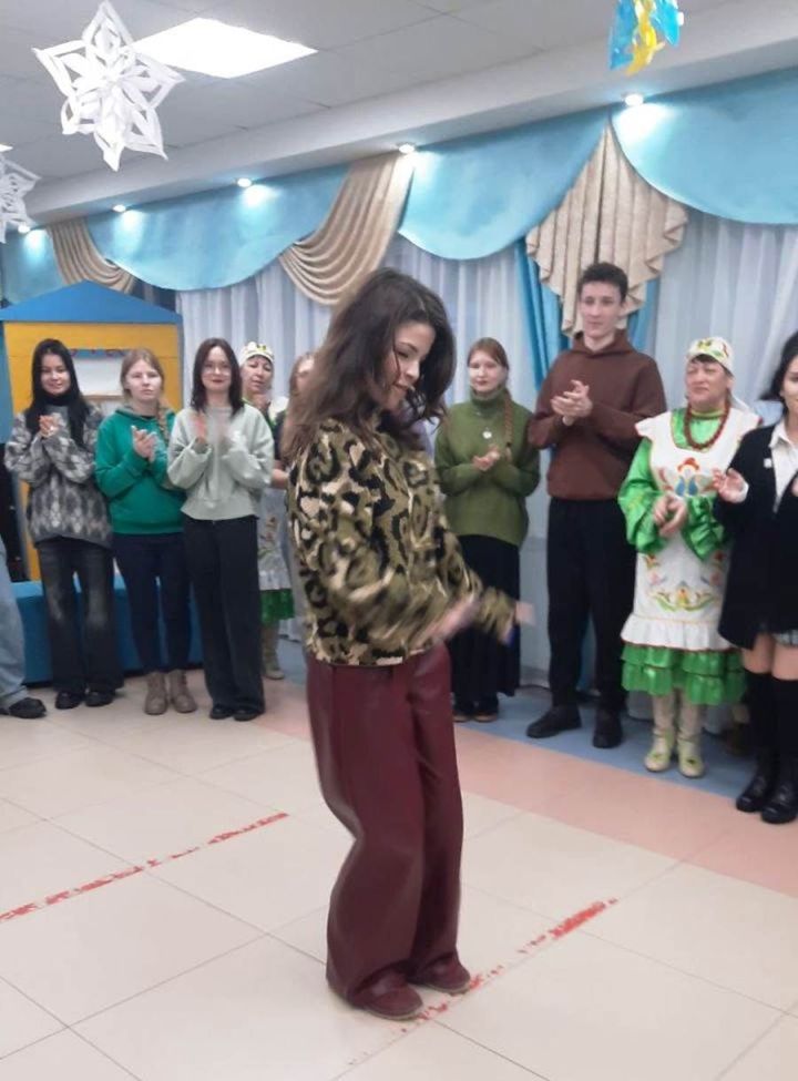 Кунакчыллык һәм фольклор: КФУ студентлары Атабай мәдәният йортында кунакта