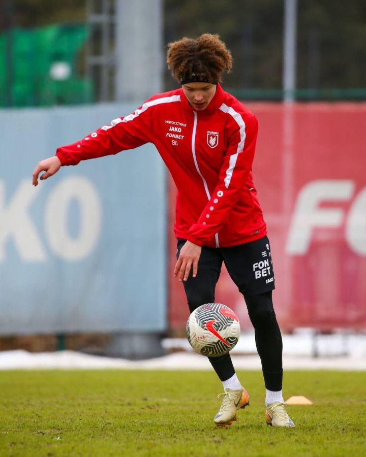 Футбол. «Рубин» имел преимущество в игре в «Уралом», но уступил