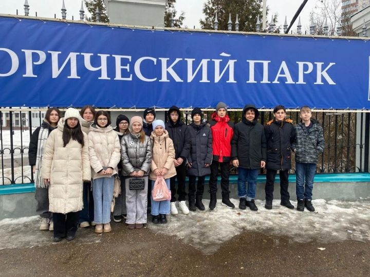 Среднедевятовские школьники наглядно изучают историю России