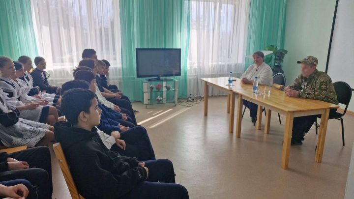Участник СВО ответил на вопросы лаишевских семиклассников