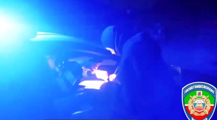 Папа расплачивается за шалости юной байкерши